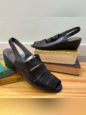 Rare Stuart Weitzman Black Leather Peep-Toe Slingback Heels